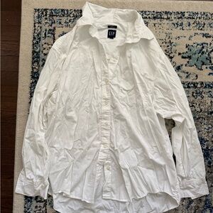 GAP Crisp White Button Down Shirt